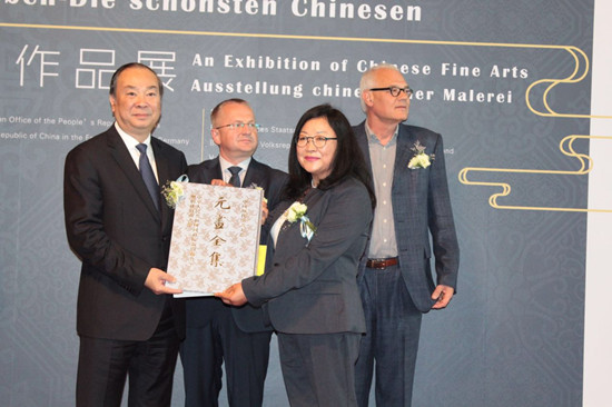 China donates Zhejiang University Press book to German university
